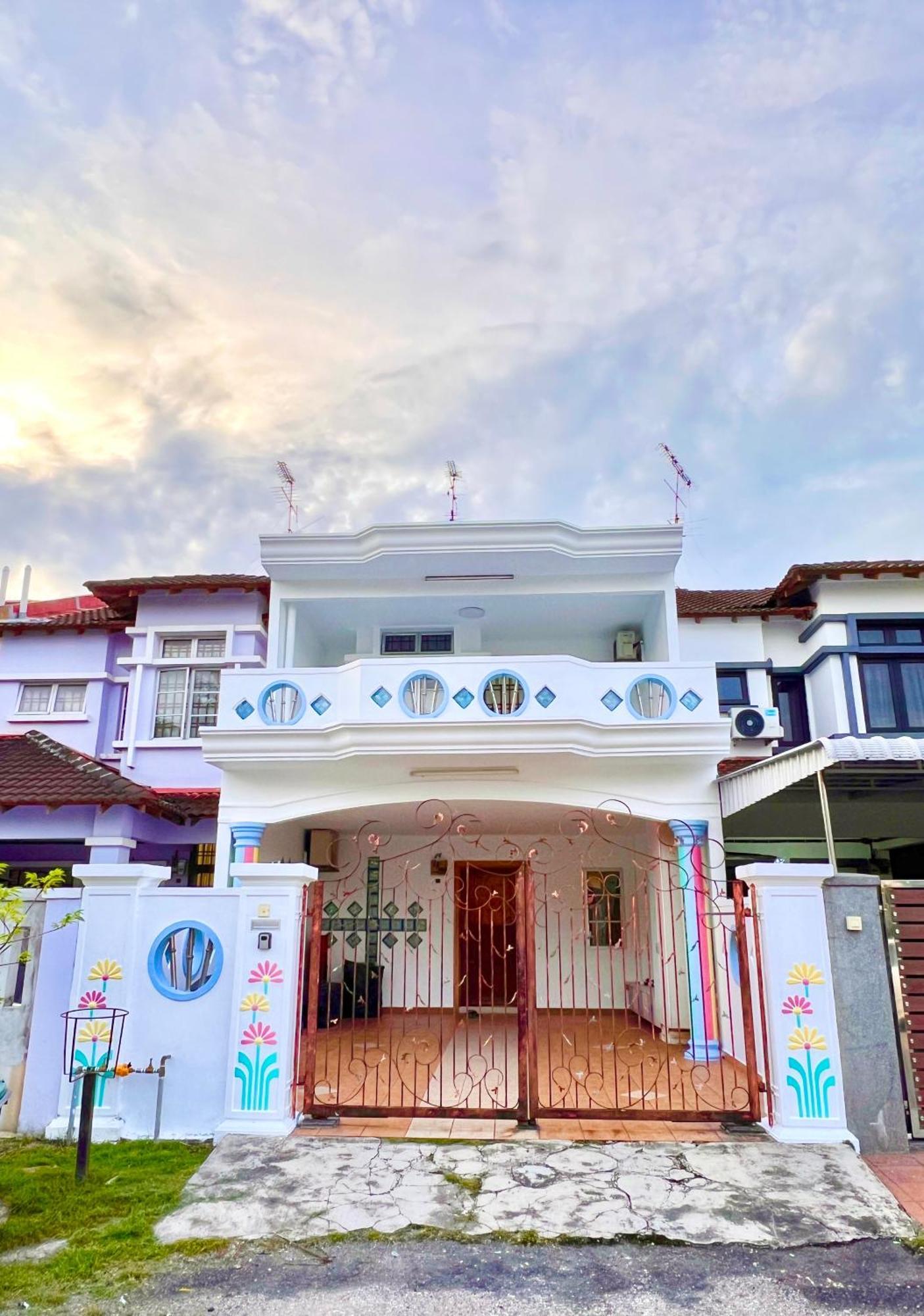 Wonder Teddy Indah House For 1-11pax At Bukit Indah Near Legoland And Ecobotanic Rumah tetamu *